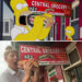 Efrahim: İki İsviçreli Turist The Simpsons Dizisinden Kareleri Tekrar Canlandırdı!