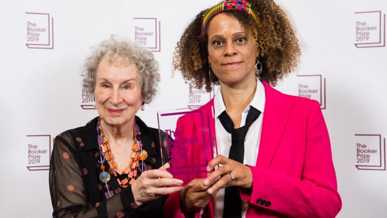 Dünyanın En Prestijli Edebiyat Ödülü Man Booker Bu Yıl İki Yazara Paylaştırıldı!
