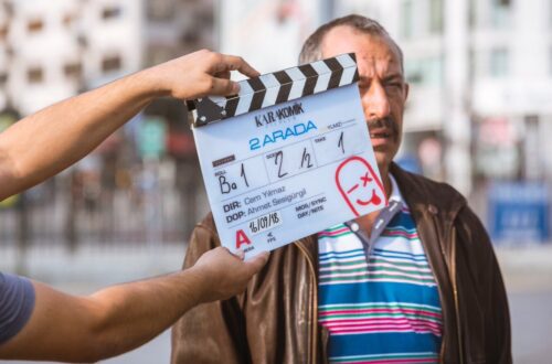 Efrahim: Cem Yılmaz’ın Yeni Projesi Karakomik Filmler İle İlgili Merak Edilen 7 Bilgi