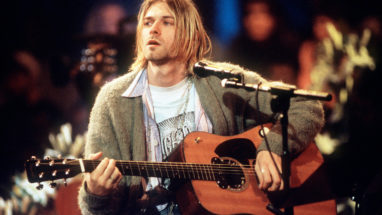 Kurt Cobain’in Meşhur Depresyon Hırkası Açık Arttırmada 334 Bin Dolara Satıldı!