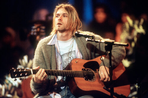 Efrahim: Kurt Cobain’in Meşhur Depresyon Hırkası Açık Arttırmada 334 Bin Dolara Satıldı!