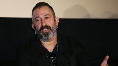 Cem Yılmaz, Karakomik Filmler’e Gelen Eleştirilere Cevap Verdi!