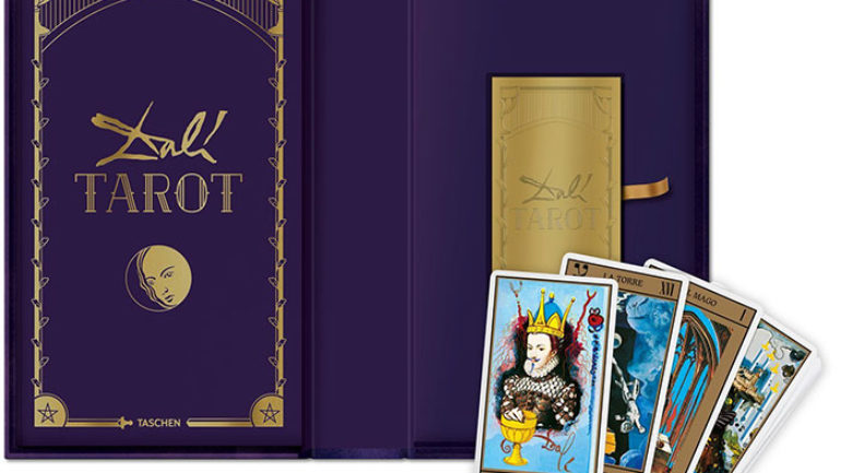 Salvador Dali’nin Çizdiği Tarot Kartları Tekrar Basılıyor!