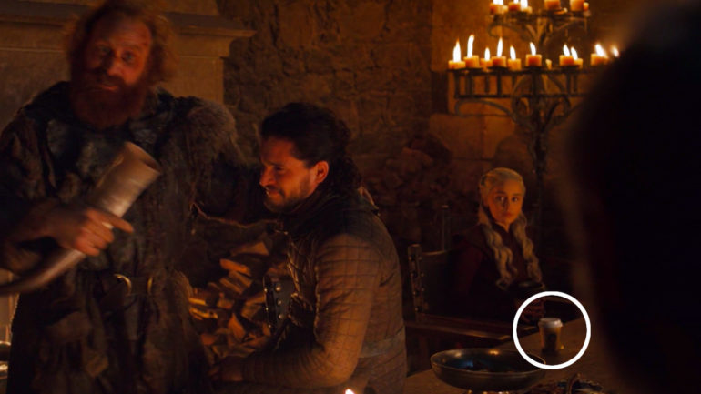 Game of Thrones’un Final Sezonunda Yer Alan Starbucks Bardağının Neden Orada Olduğu Açıklandı!