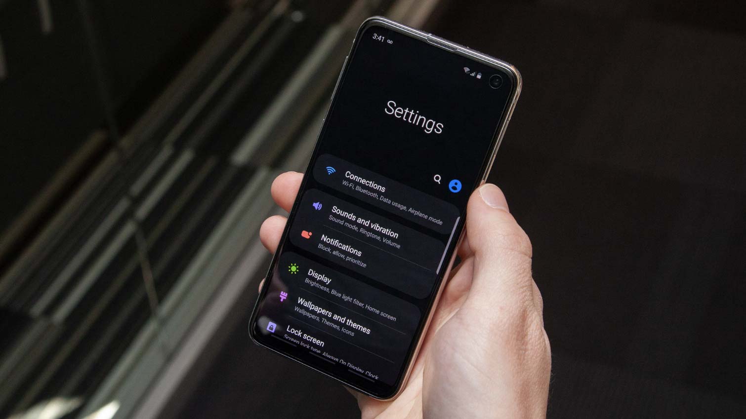 Включи night. Samsung Galaxy s10 Интерфейс. Ночной режим Samsung. A10 Samsung подключить NFC. Dark Samsung Assistant.