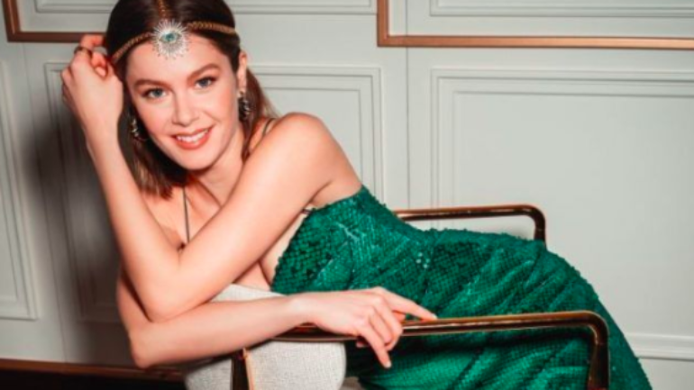 Burcu Biricik Karantina Setlerine Tepki Verdi