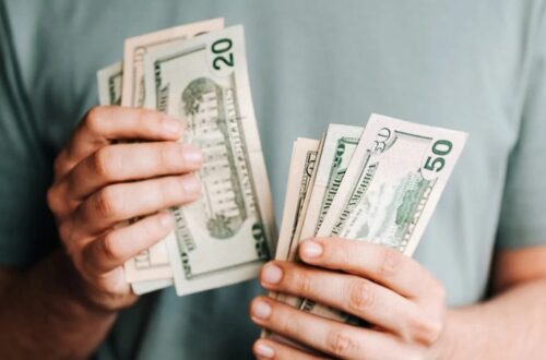 Efrahim: Kapitalist Ne Demek? Anlamı ve Kullanım Örnekleri 9 Efrahim: Kapitalist Ne Demek? Anlamı ve Kullanım Örnekleri